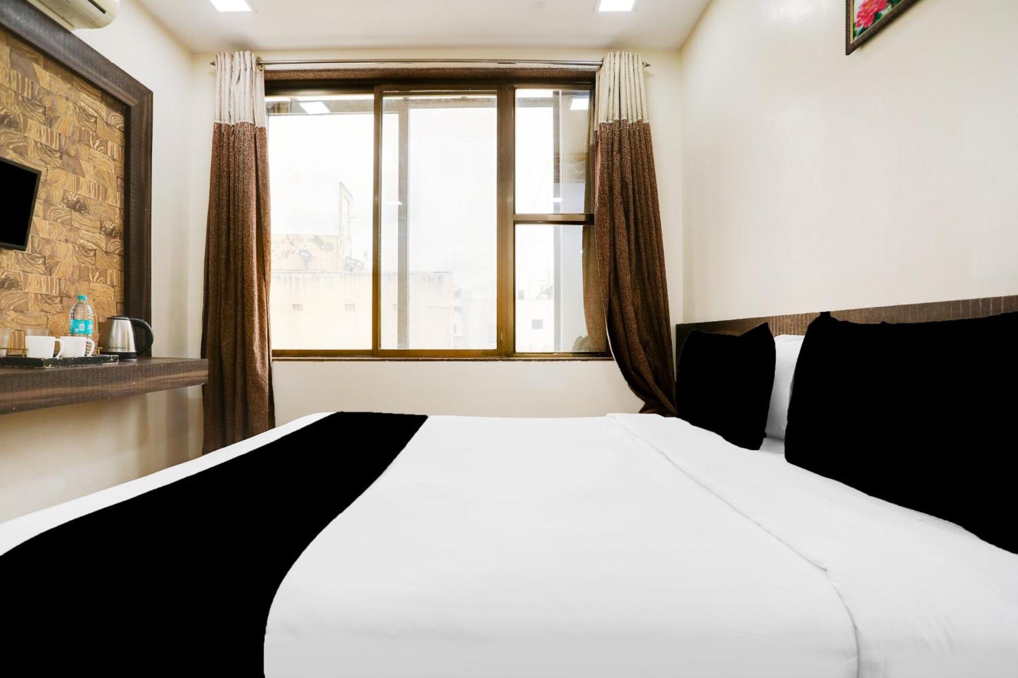 Super Hotel O Palkhi Road Near Sai Baba Temple Formerly Netra Sai Shirdi Exterior photo